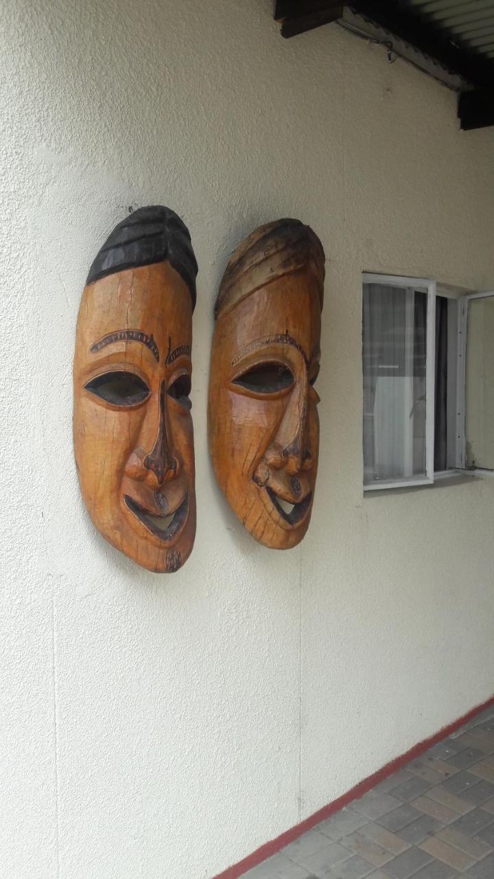 Guesthouse Villa Nina Okahandja Luaran gambar