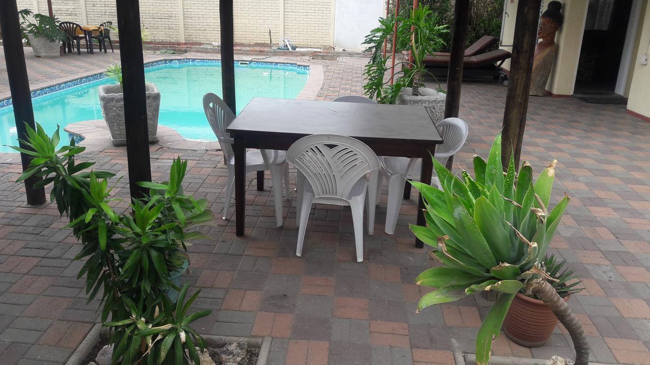 Guesthouse Villa Nina Okahandja Luaran gambar